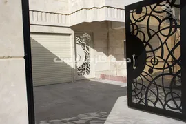 عکس نمونه درب حیاطی و ورود به ساختمان مدل 012 پایون 18421