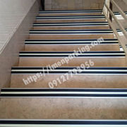 عکس شماره 28550 نوار-ضد-لغزش-پله-تجهیزات-پارکینگ-09127793956