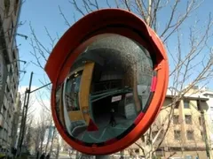 عکس آینه محدب ابرودار پلی کربنات ترافیکی 40896