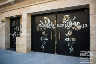 عکس شماره 19001 نمونه-اجرا-شده-ی-درب-فلزی-ورودی-اصلی-ساختمان-به-همراه-حفاظ-دیواری