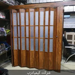 عکس درب آکاردئونی پی وی سی پنجره دار  21953