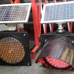 عکس چراغ راهنمایی رانندگی LED تک خانه سولار 36012