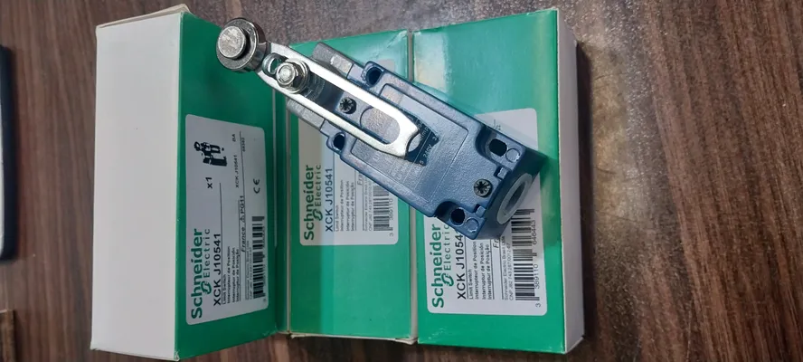 عکس کنتاکتور میکروسوئیچ تایمر آژیر اشنایدر هیوندا رله مینیاتوری 30570