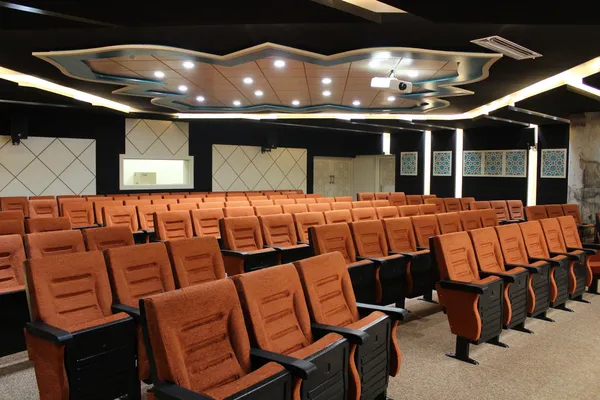عکس سالن سینما منطقه 8 تهران 9936