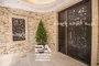 عکس حفاظ دیواری و ورودی یک و نیم لنگه ساختمان مدل 002 18366